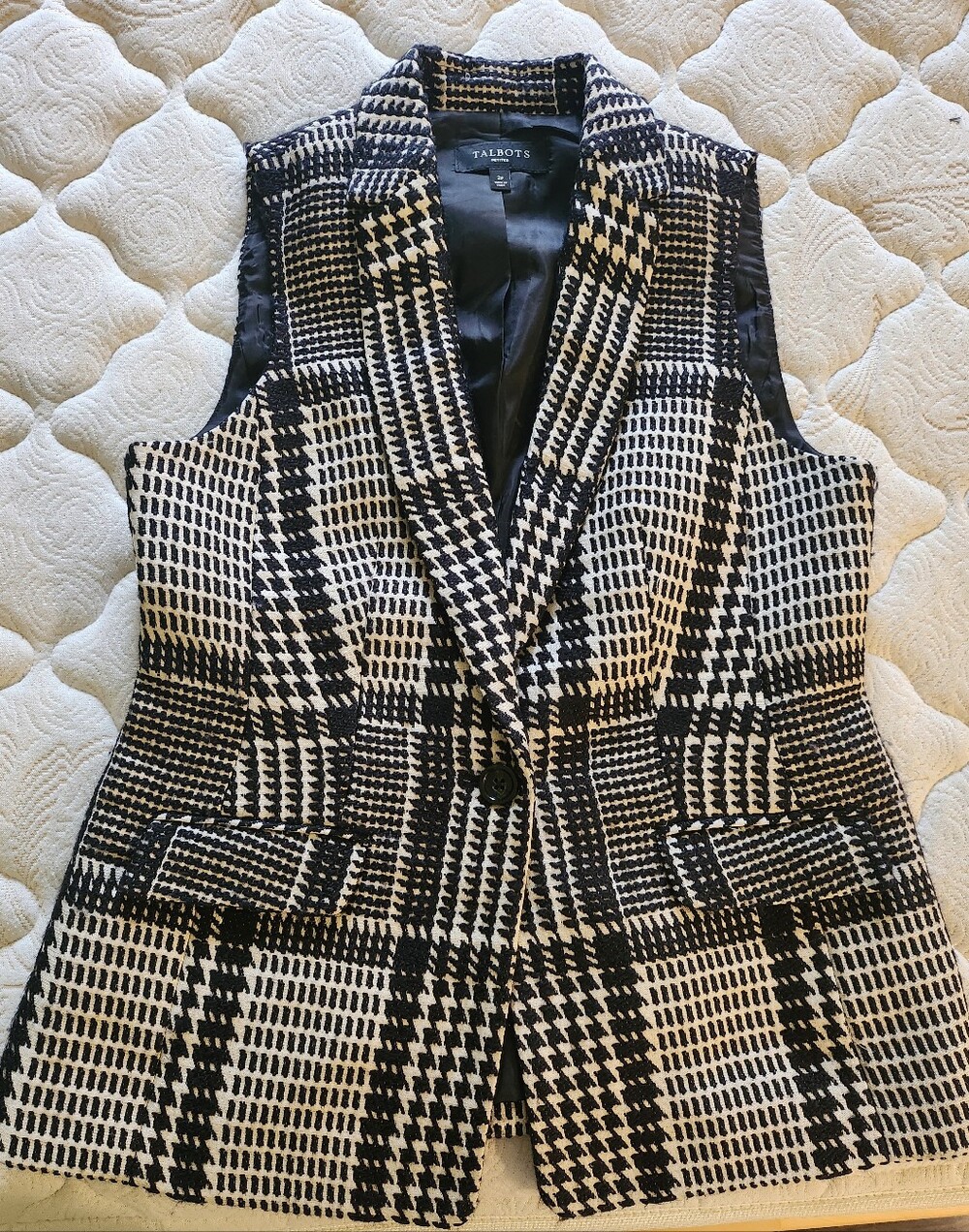 Talbots Black and White Houndstooth Sleeveless Blazer Vest